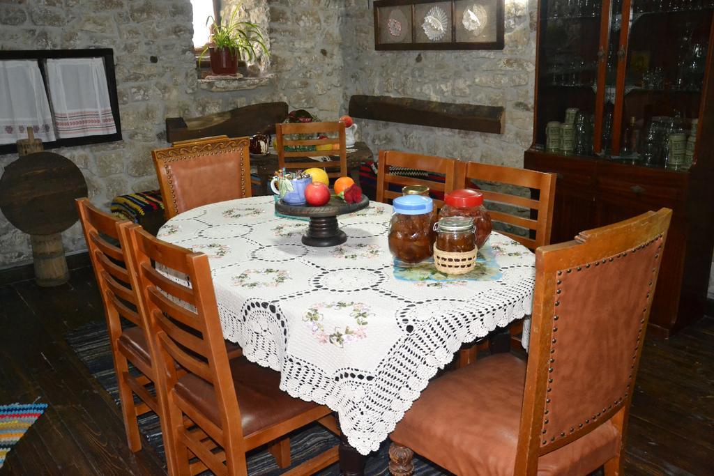 Bujtina Kodiket Guesthouse بيرات المظهر الخارجي الصورة
